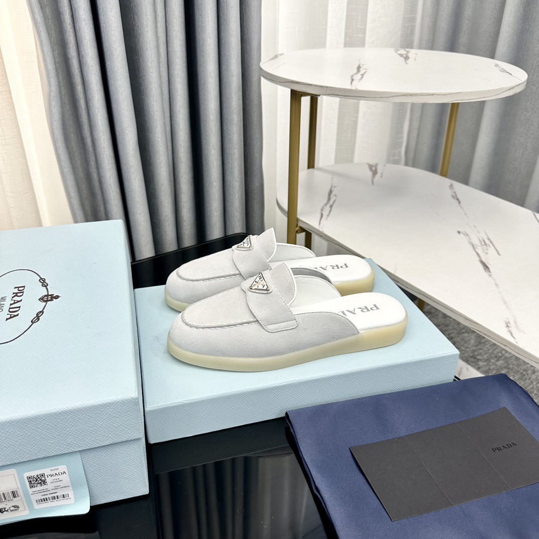 Women Top Quality P*rada shoes