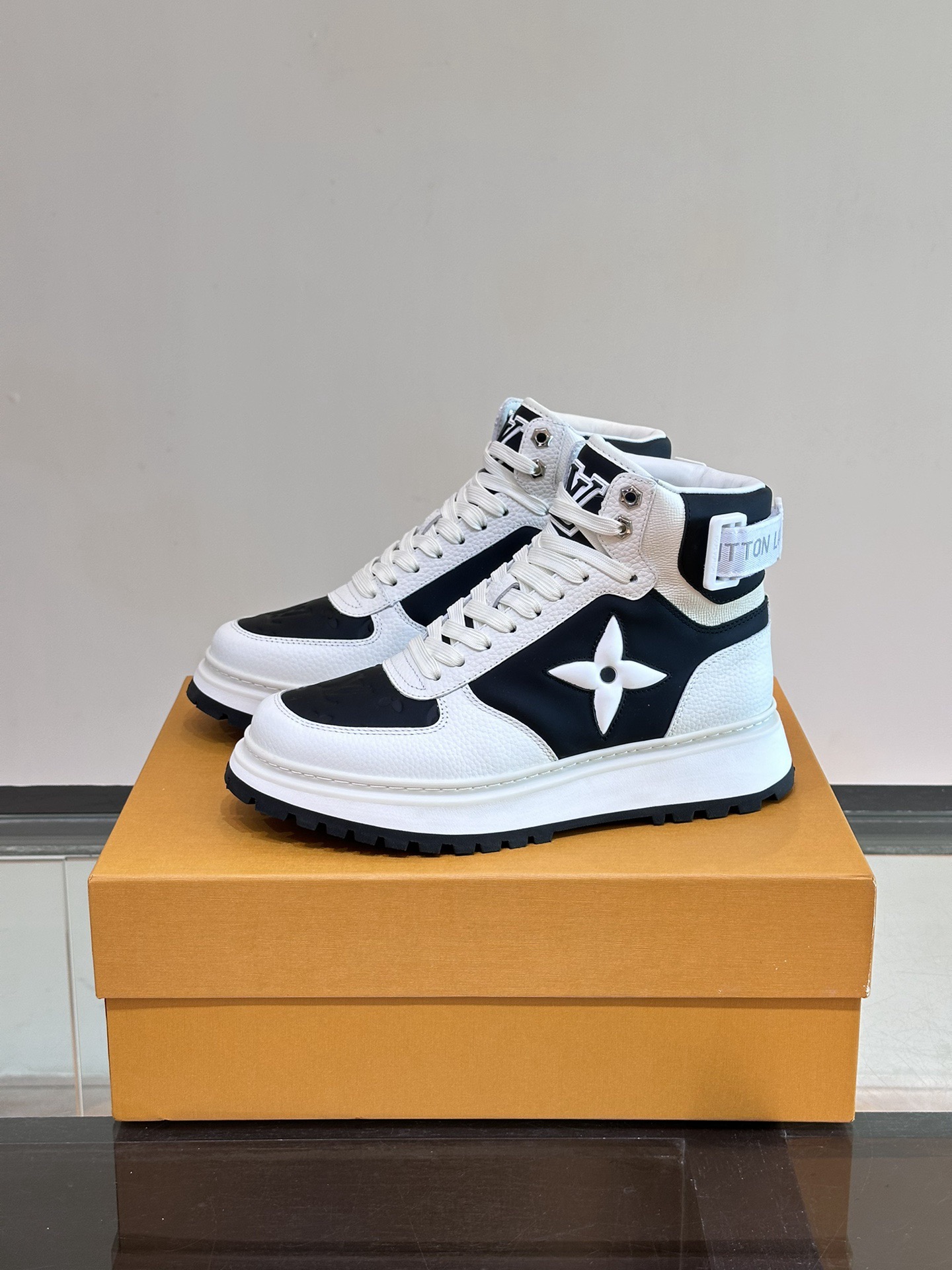 Men L*ouis V*uitton Top Sneaker L*V Shoes